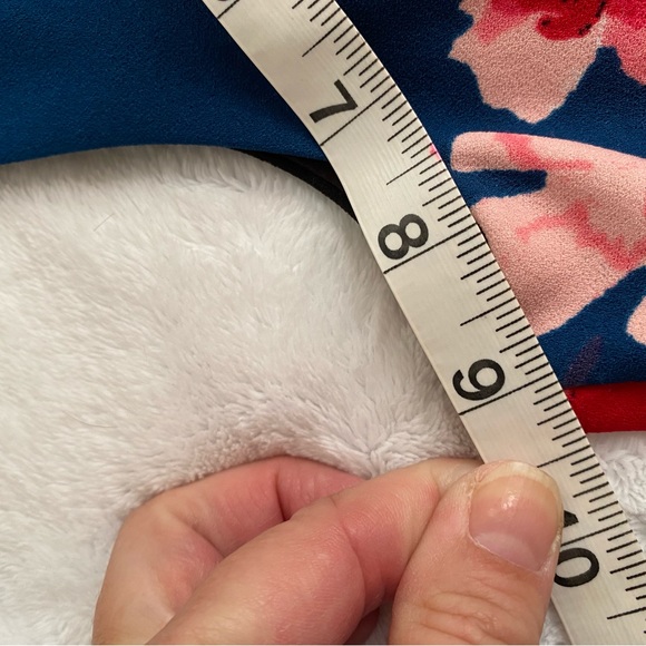 Vince Camuto dress - Picture 2 of 11